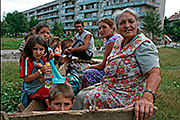 Přátelští cikáni v ukrajinské podhorské obci Svaljava, rok 2011